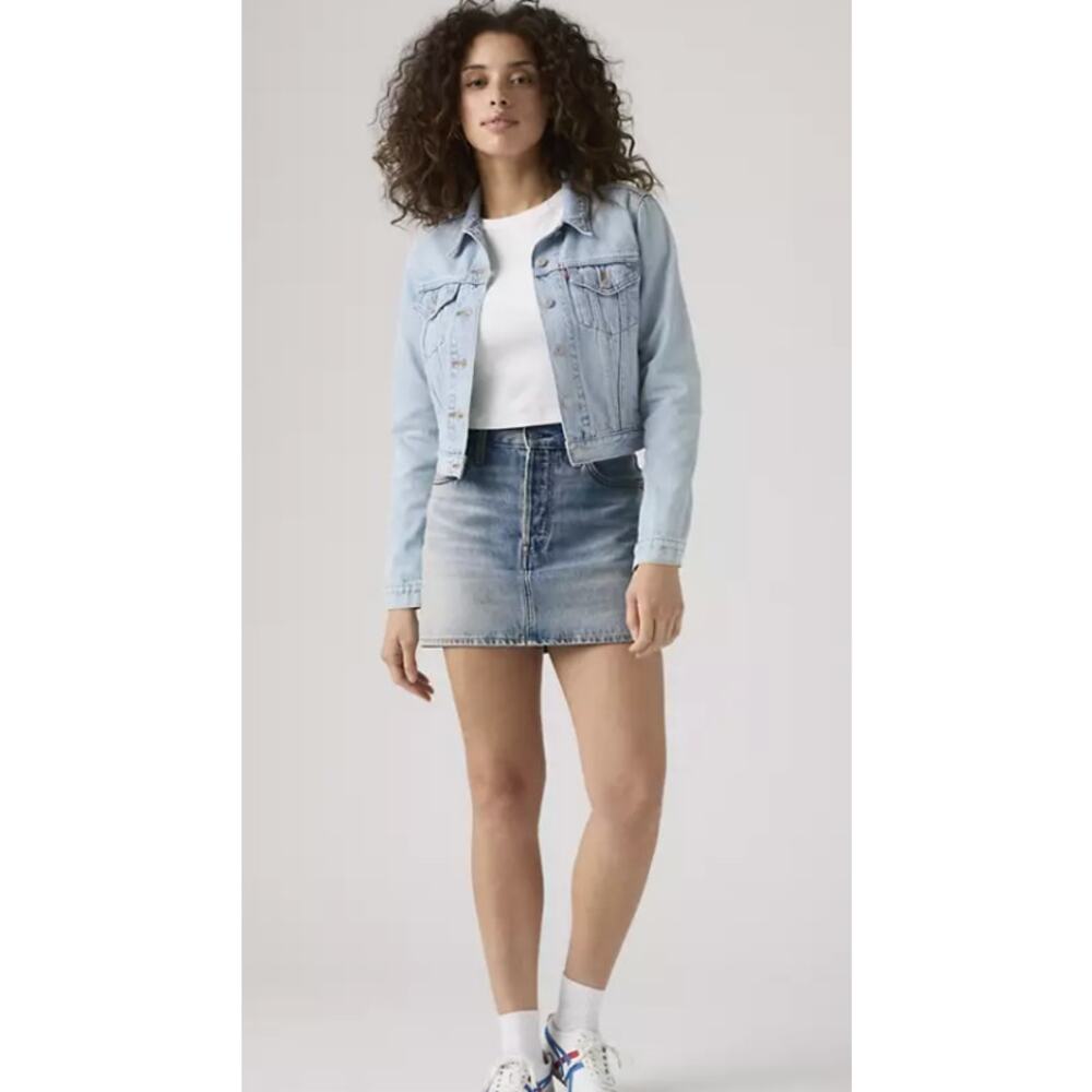NWT Levi's Icon Denim Mini Skirt Medium Wash - Size 28